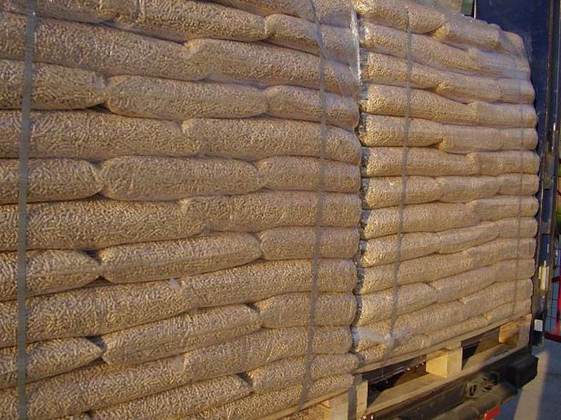 Wood Pellets for sale with discount at europe pellets. A1, A2, DIN